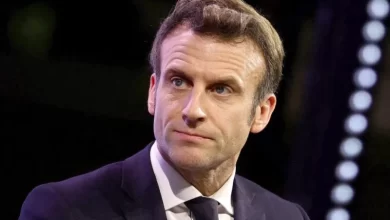 Macron seul