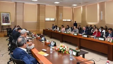 Session de dialogue social entre des membres du gouvernement et la Confédération Démocratique du Travail (CDT), le 15 avril 2024 à Rabat / Crédit: MAP