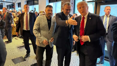 Donald Trump et Massad Boulos (centre)