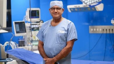 le Dr. Adnane Afifi, chirurgien cancérologue