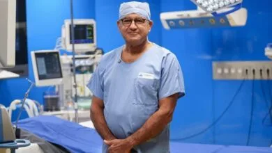 le Dr. Adnane Afifi, chirurgien cancérologue